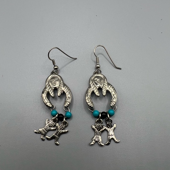 Jewelry - Vtg Storyteller Hook Earrings Sterling Silver  Native American